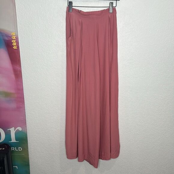 NWT SWF PINK WIDE LEG PLEAT Medium - Picture 2 of 14